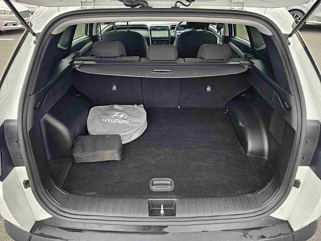 Hyundai TUCSON 1.6 TGDi Plug-in Hybrid Premium 5dr 4WD Auto White